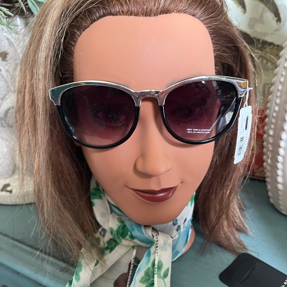 NWT NEW YORK & CO SUNGLASSES